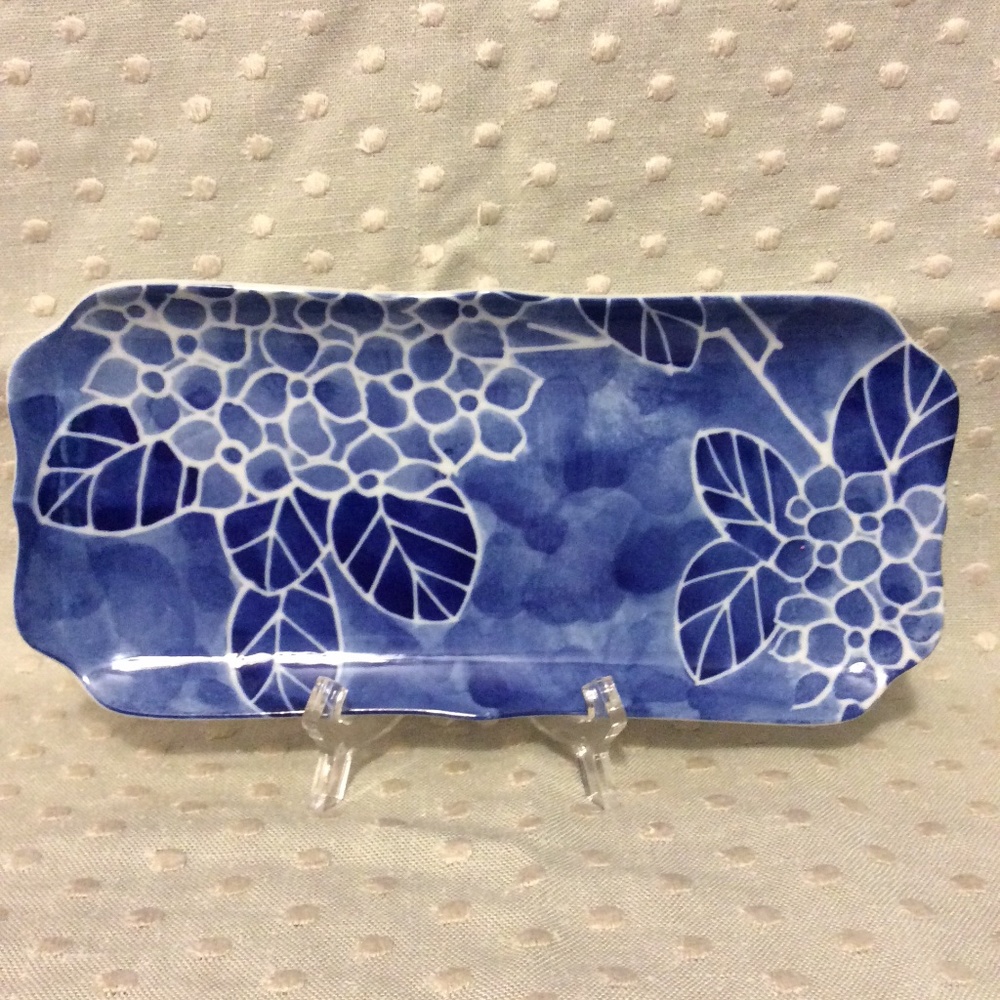 Blue and white ceramic platter/tray/trinket dish/cracker plate - Picture 2 of 4